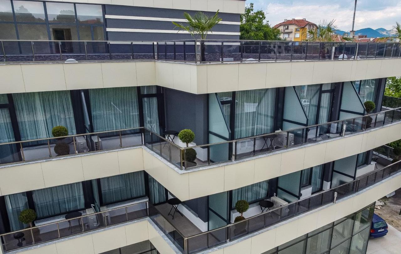 Hotel Caesar 2 Kŭrdzhali Exterior foto